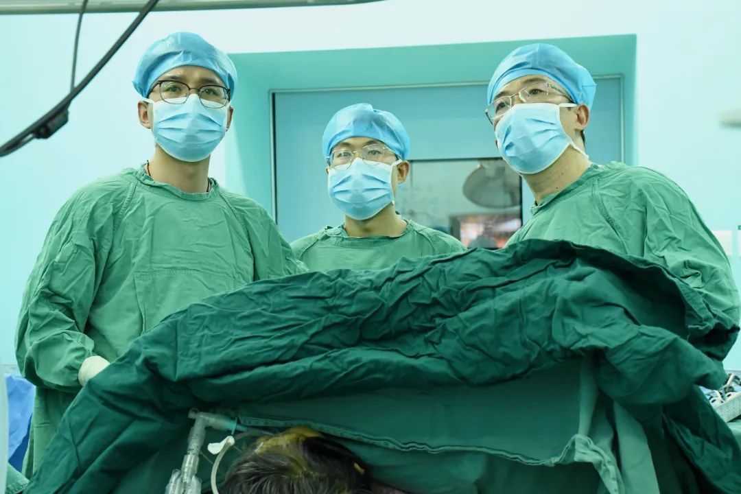 东西部协作丨对抗“癌症之王”！市立专家指导完成全腹腔镜下胰十二指肠切除术